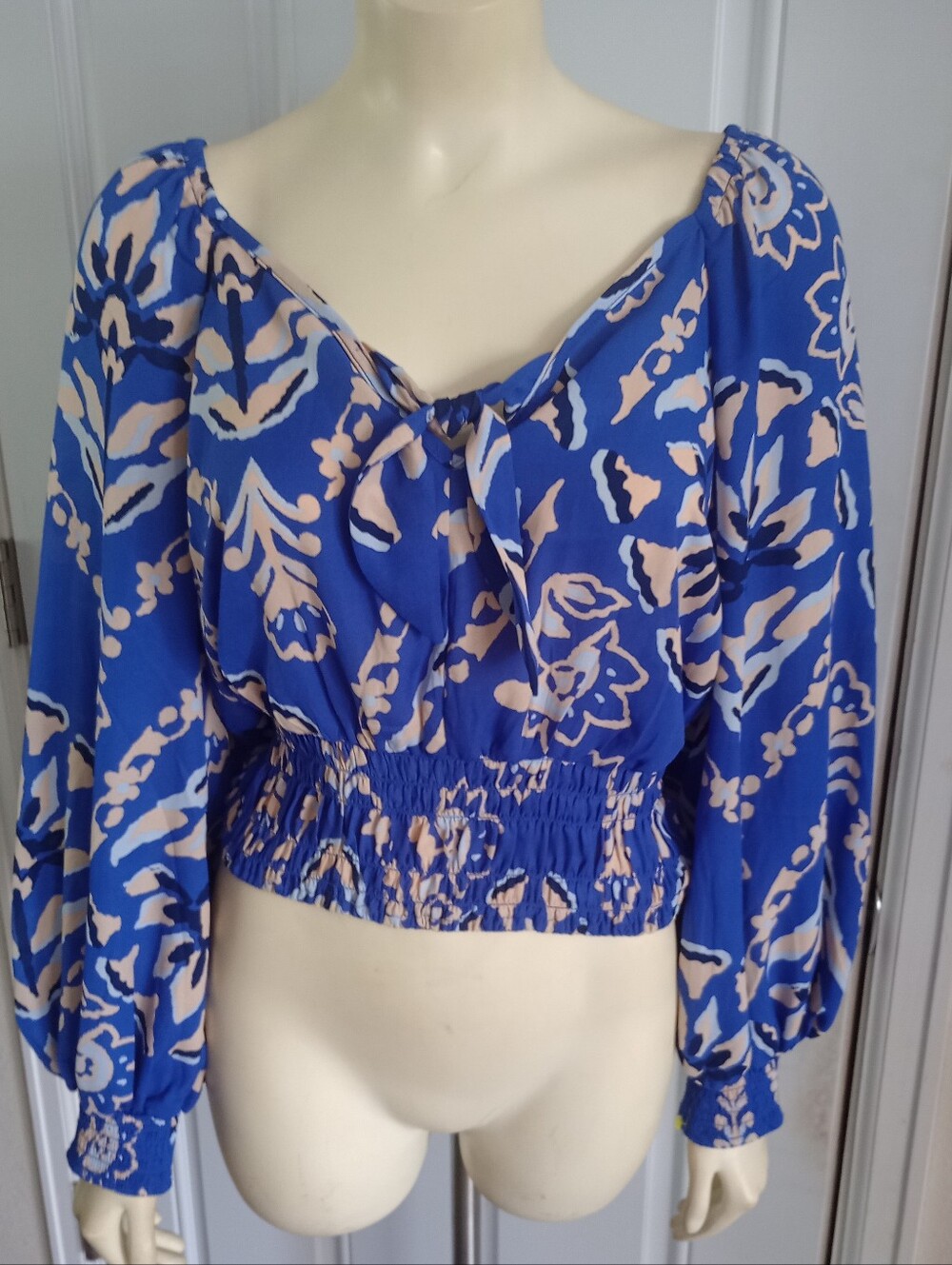 Sienna Sky Royal Blue Floral Crop Blouse Billowy Bishop Long Sleeves Large